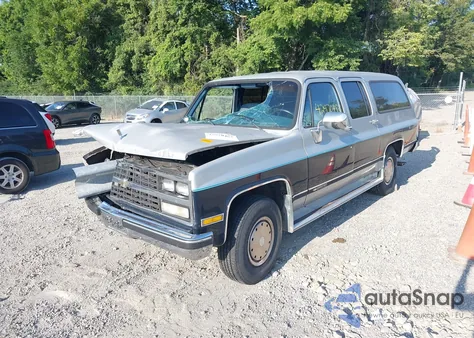 1989 Chevrolet Suburban R2500 from USA, damaged, VIN 1GNGR26N4KF105442